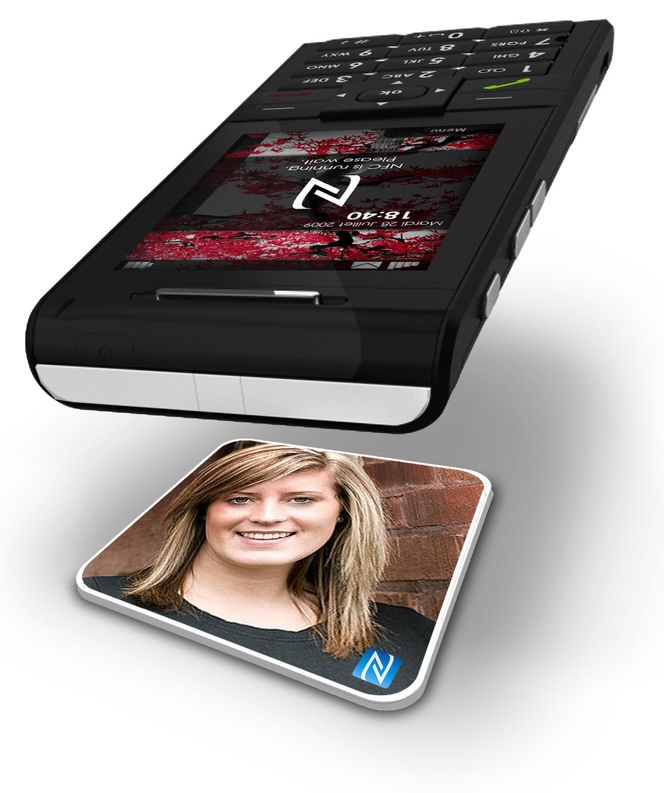 Med et NFC-kort kan man ringe sine nærmeste uten å måtte lete dem opp gjennom telefonens menyer og kontaktliste. Bilde: Sagem