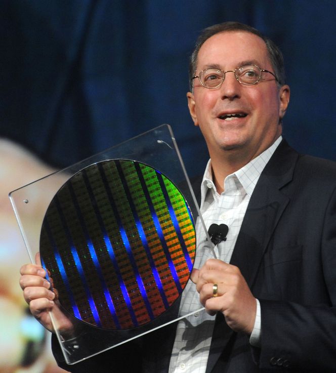 Intel-sjef Paul Otellini ser lysere på framtiden, men advarer at det vil ta tid før bedriftsmarkedet virkelig tar seg opp. Bilde: Intel