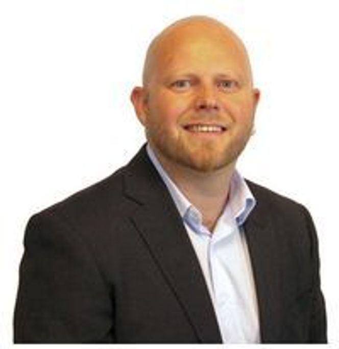 Tor-Ludvig Wårøy introduserer et nytt mobilmerke på det norske markedet.