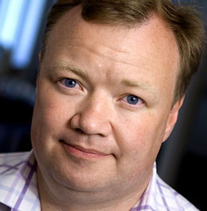 John Strand mener mobiloperatørene prioriterer Apples aksjonærer framfor sine egne.