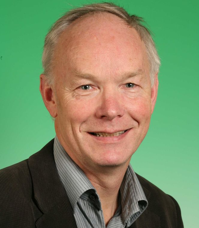 Finanspolitisk talsmann Per Olaf Lundteigen i Sp mener fibernettet bør eies av staten, slik som med strømnettet og veinettet. (Foto: Senterpartiet) Bilde: Senterpartiet