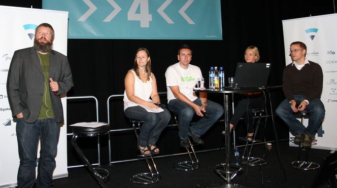 Det var bred enighet om at offentlige data bør deles i paneldebatten på Javazone. Fra v. ordstyrer Torgeir Waterhouse i IKT-Norge, Christine Hafskjold fra Teknologirådet, Svein-Magnus Sørensen fra Itera Consulting, IKT-Norges Liv Freihow og prosjektleder for data.norge.no Sverre Andreas Lunde-Danbolt.