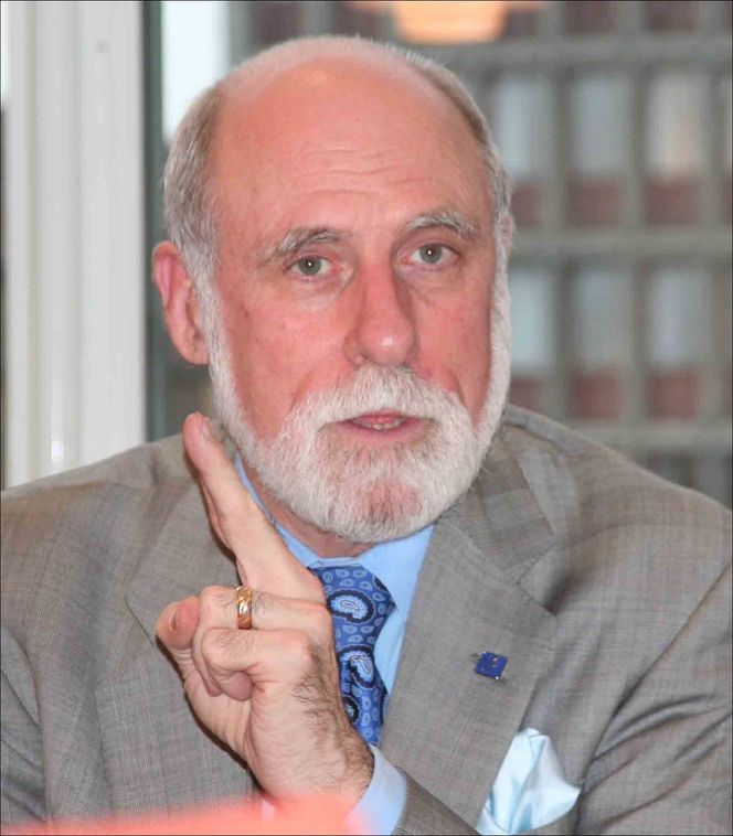 TCP/IP-oppfinner Vinton Cerf står i spissen for en klar advarsel til kongressen.