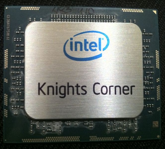 Intels nye hjelpeprosessor, Knights Corner, har 50 CPU-kjerner. Bilde: Intel