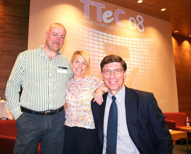Anna Kirah sammen med Mark Mattingley-Scott og hennes store fan Harvard-professor Clayton M. Christensen på TTeC. Foto: Jarle-Stian Olsen (NTS)