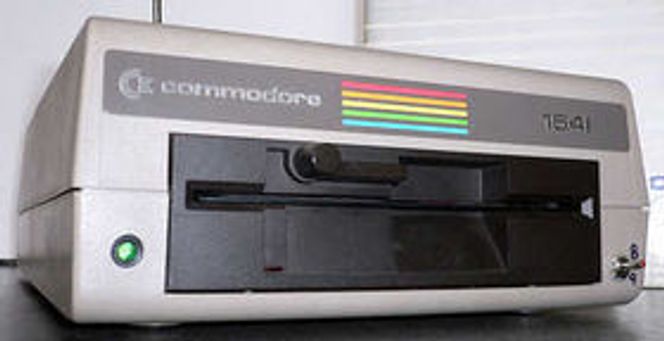 Diskettstasjonen Commodore 1541. Bilde: Wikipedia
