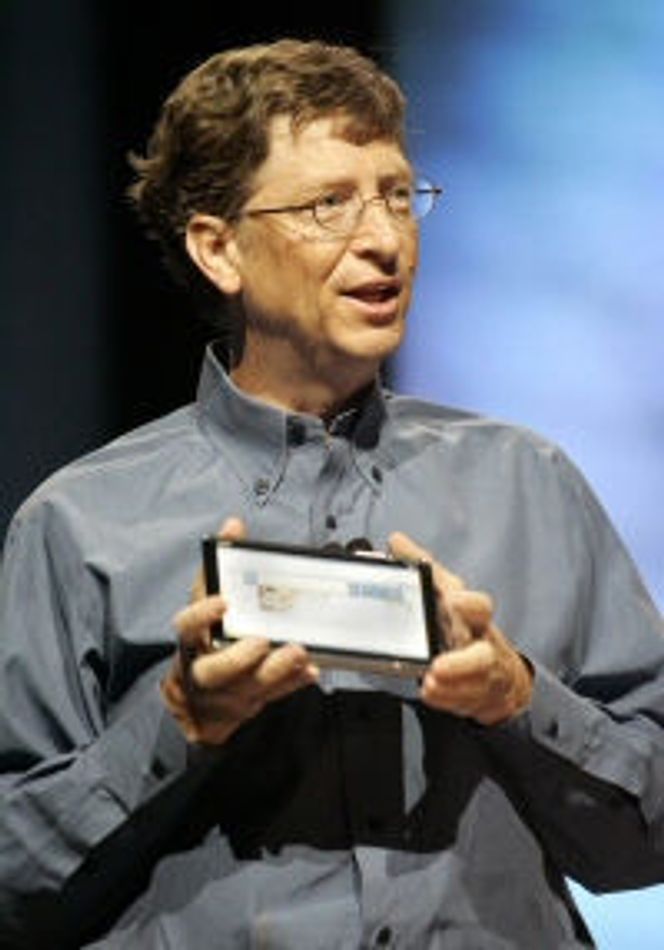 Bill Gates ned prototyp av Acer-tablet anno 2006.
