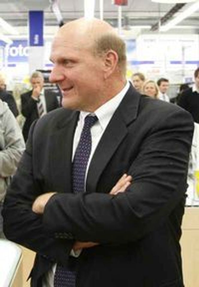 Skype er en fenomenal tjeneste som er elsket av millioner av mennesker verden over, sier Microsoft-topp Steve Ballmer.