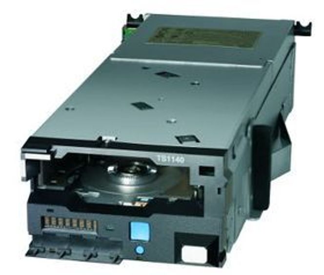 Den topp moderne magnetbåndstasjonen IBM TS1140 kom i 2011. Bilde: IBM