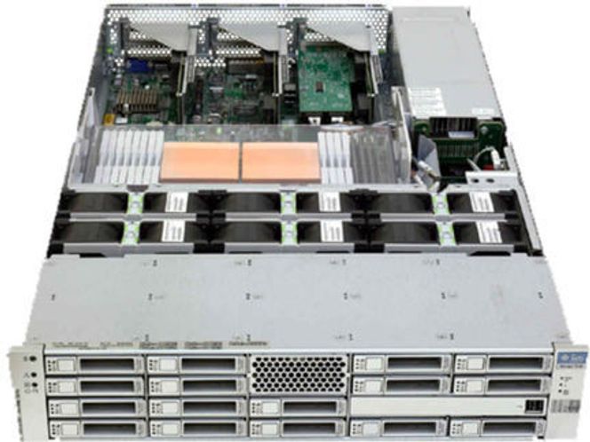 En «liten sardin»: Sun 7110 leveres med inntil to terabytes lagringskapasitet, 8 gigabyte RAM, én firekjernet Opteron-prosessor.