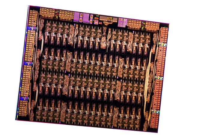 Slik ser Intel Xeon Phi-brikken ut innvendig. Bilde: David Bell_Studio 3, Inc.