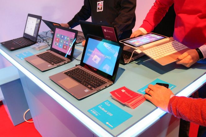 Windows 8 kommer (bokstavelig talt) i tusen nye maskiner fordelt på en mengde formfaktorer. Dessverre fikk vi ikke kikke på Surface denne gangen. Bilde: Marius Jørgenrud