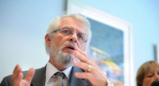 Riksrevisor Jørgen Kosmo (bildet) kritiserer næringsminister Trond Giske for manglende styring og kontroll med Altinn. Bilde: Terje Pedersen, ANB / All Over Press