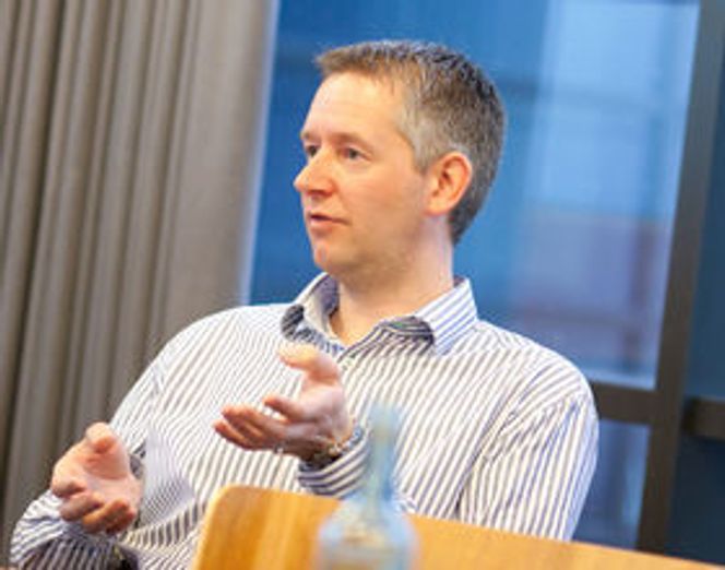 Siv.ing. og teknisk rådgiver Torgeir Lindmo i Telenor har undersøkt smartmobilens påvirkning på mobilnettet. Bilde: Marius Jørgenrud
