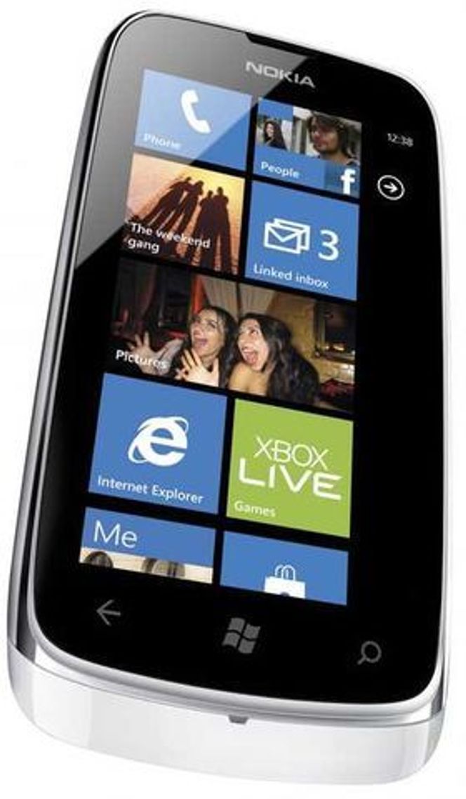 Nokia Lumia 610 er den billigste Lumia-modellen til nå. Bilde: Nokia