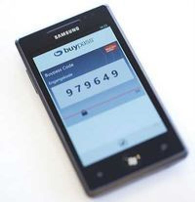 Buypass Code gjør kodebrikke overflødig. I motsetning til SMS leveres engangskoden over en kryptert forbindelse, og bare dersom man taster inn rett PIN-kode. Bilde: Buypass