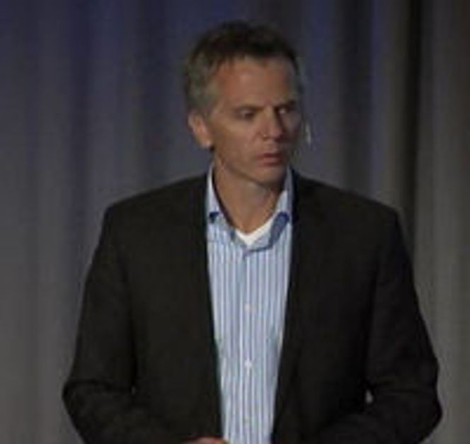 Ragnar Kårhus, leder for Telenor Norge, under pressemøtet torsdag. Bilde: Telenor videostrøm