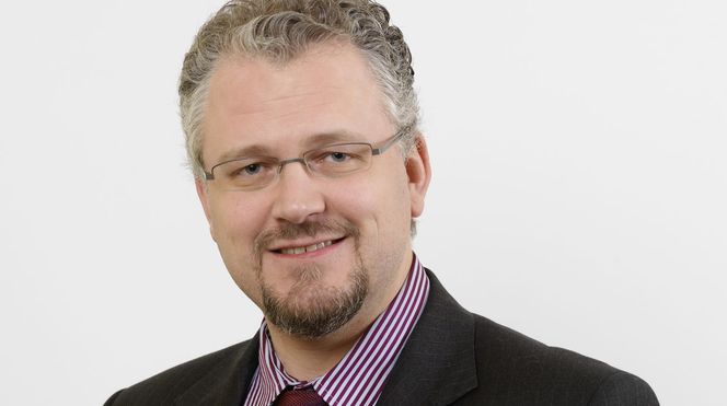 Sjeføkonom Roger Schjerva hos IKT Norge foreslår å etablere Digitalt Norge som leder av digitaliseringen av hele offentlig sektor, med alt på én skytjeneste. Bilde: regjeringen.no