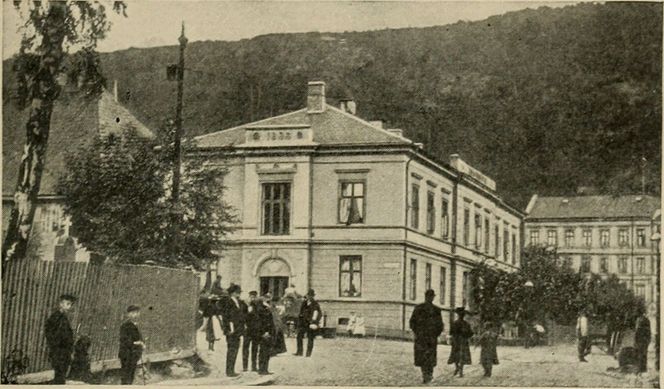 Bilde av Oslo Hospital, fra boken Glimpses of medical Europe, utgitt i 1908. Bilde: Flickr
