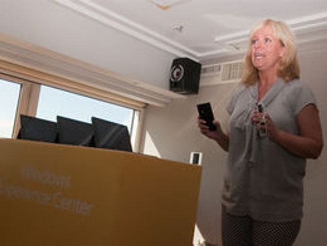 Kommuniksasjonsdirektør Christine Korme i Microsoft Norge kunne ikke svare på hvilke bedrifter som var interessert i Surface. - Det får vi komme tilbake til, svarte hun. Bilde: Marius Jørgenrud