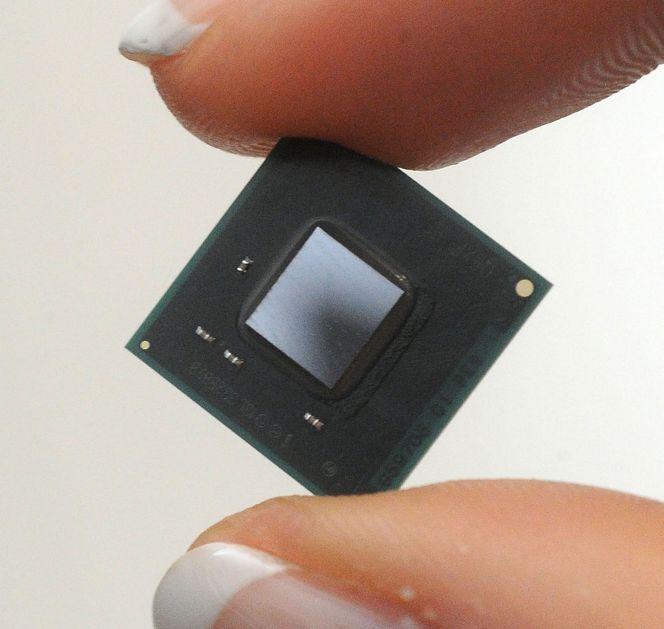 Denne varianten av Intel Quark er en systembrikke, som tilbyr betydelig mer funksjonalitet enn en ren CPU. Bilde: Intel