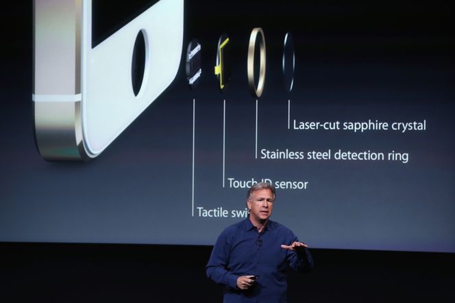 Den nye fingeravtrykk-sensoren gjør passord overflødige på den nye iPhone 5S. Bilde: Justin Sullivan/Getty Images/Getty Images/All Over Press