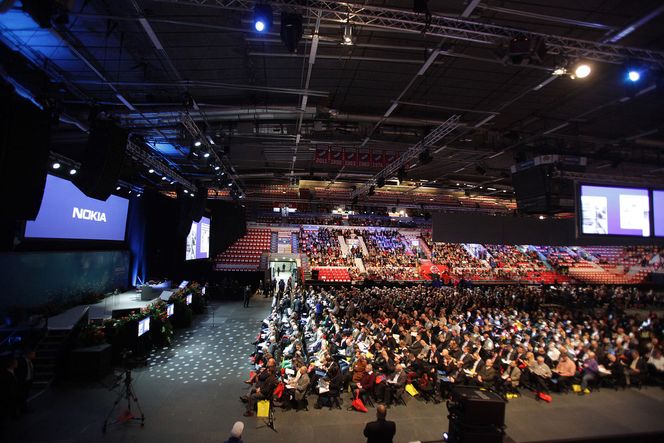 Over 5 000 finner stilte opp på gårsdagens generalforsamling tirsdag. Bilde: Henrik Kettunen/Bloomberg/Getty Images/All Over Press