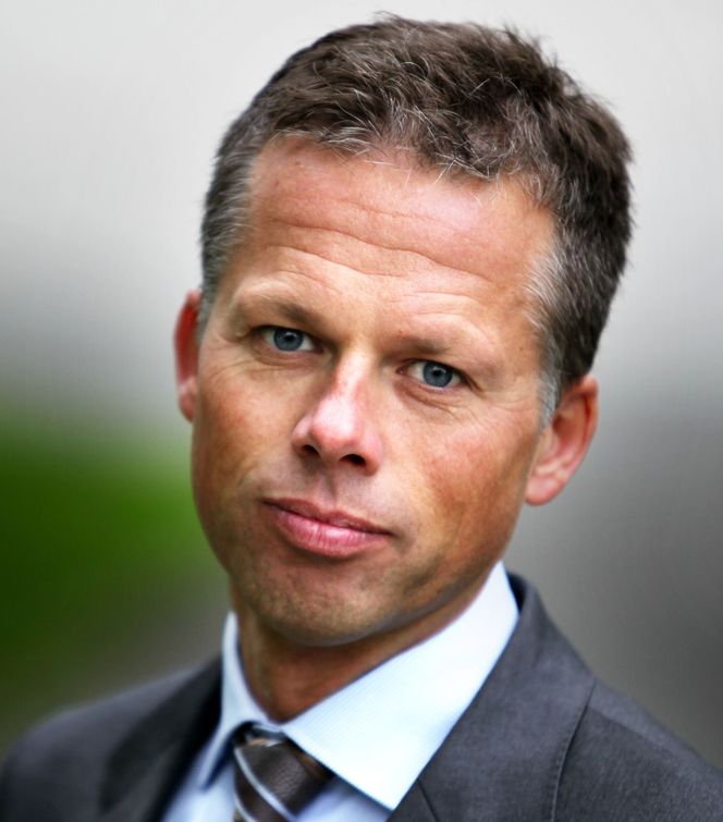IKKE IDEELT, men vi valgte bevisst å sende ut denne meldingen, sier Lars N. Sæthre i Handelsbanken. Bilde: Paal Audestad