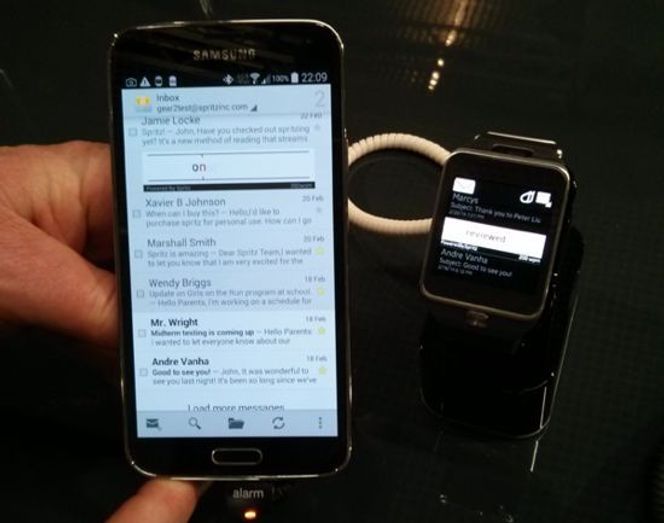 Spritz på Samsung Galaxy S5 og Gear 2. Bilde: Spritz