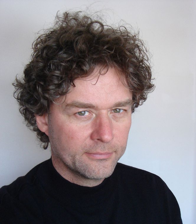 Professor Gunnar Liestøl ved Universitetet i Oslo forsker på blant annet mobil-basert utvidet virkelighet. Bilde: Universitetet i Oslo