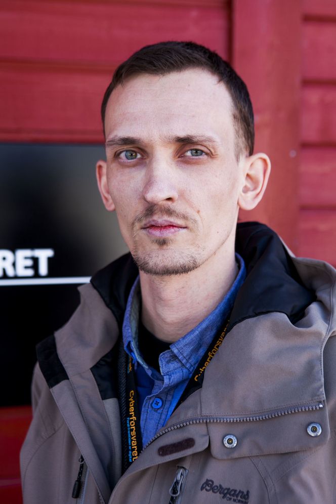 - Det er ikke operativsystemet som er stopperen, sier kommunikasjonssjef Knut Helge Grandhagen i Cyberforsvaret. Bilde: Per Ervland