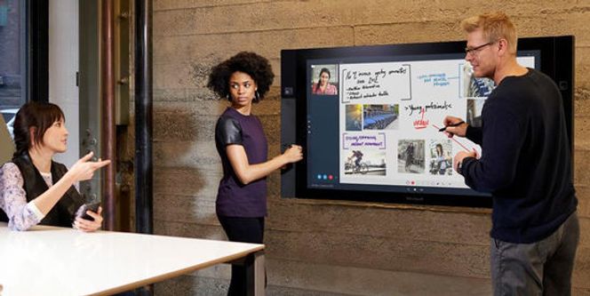 Surface Hub kan kanskje gjøre konferanser hyggeligere. Bilde: Microsoft