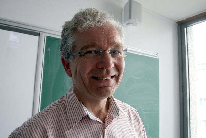 Harald Os holdt foredrag på UiOs Domus Nova tirsdag i forrige uke. Bilde: Marius Jørgenrud