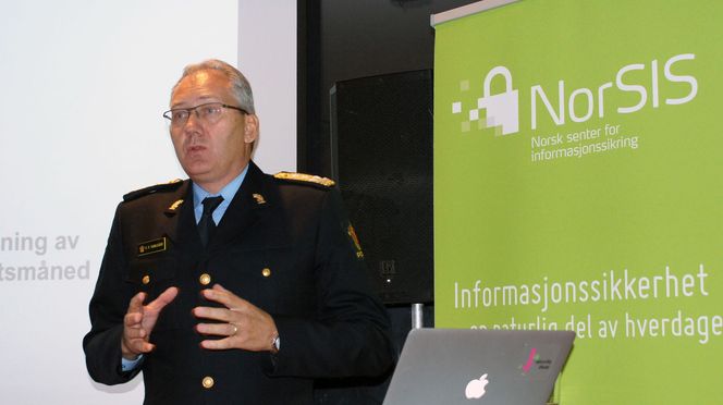 - Terskelen for datakriminalitet er blitt lavere, sier politisjefen Odd Reidar Humlegård. Bilde: Thomas Marynowski