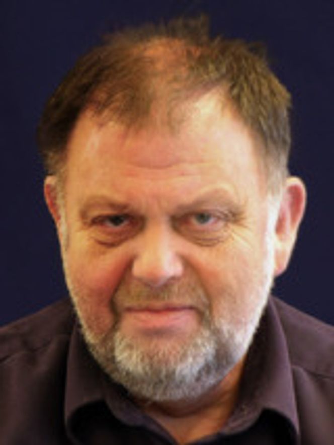 Forteller om press: Jan Arild Audestad har mer enn 40 års erfaring innen telekommunikasjon. Bilde: Høgskolen i Gjøvik