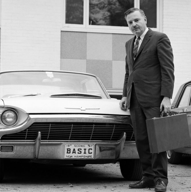 John Kemeny avbildet i 1967. Bilde: Adrian N. Bouchard/Rauner Special Collections Library/Dartmouth College