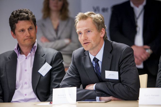 Halvor Walla (t.h) fra Software Innovation kunne fortelle at de driver innovasjonsarbeidet i Danmark - og tar med seg nyvinningene til Norge. Til venstre er direktør i Encap, Thomas Brostrøm. Bilde: Per Ervland