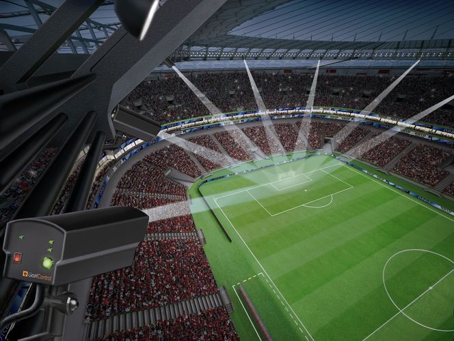 GoalControl 4G-systemet tar i bruk syv høyhastighetskameraer på hver banehalvdel til å beregne posisjonen og farten til ballen når den er innenfor 16-meteren. Bilde: GoalControl