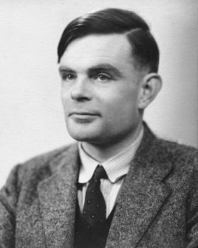 Alan Turings er nok mest kjent for bidraget til å knekke Enigma-kodene under Andre verdenskrig, men han regnes også ofte som faren til fagfeltet moderne informatikk. Bilde: Wikipedia