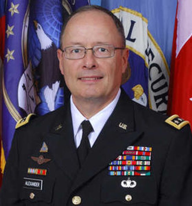 General og NSA-sjef, Keith Alexander, fortalte i forrige uke om nye tiltak som NSA vil gjøre for å bedre sikkerheten. Han avviser at byrået har gjort noe galt, men innrømmer at det må komme med mer informasjon om hva det faktisk gjør. Bilde: NSA