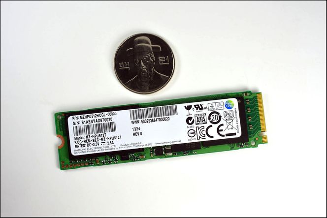 De nye SSD-ene fra Samsung er en smule mindre enn SSD-ene som vanligvis brukes av bærbare pc-er, men likevel mye raskere. Bilde: Samsung