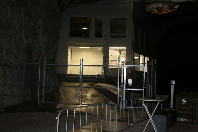 Inngangen til datasenteret skjuler seg 600 meter inne i gruvegangene. Bilde: Espen Zachariassen