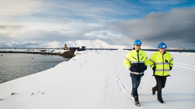STOR PLASS: Administrerende direktør Ketil Holmgren (t.v) og viseadministrerende direktør Herold Paulsen på Polarbase har hatt enorm vekst. I dag har de rundt 500.000 kvadratmeter industriareal. Aktiviteten rundt Goliat har gjort at de fortsatt utvider. <br />