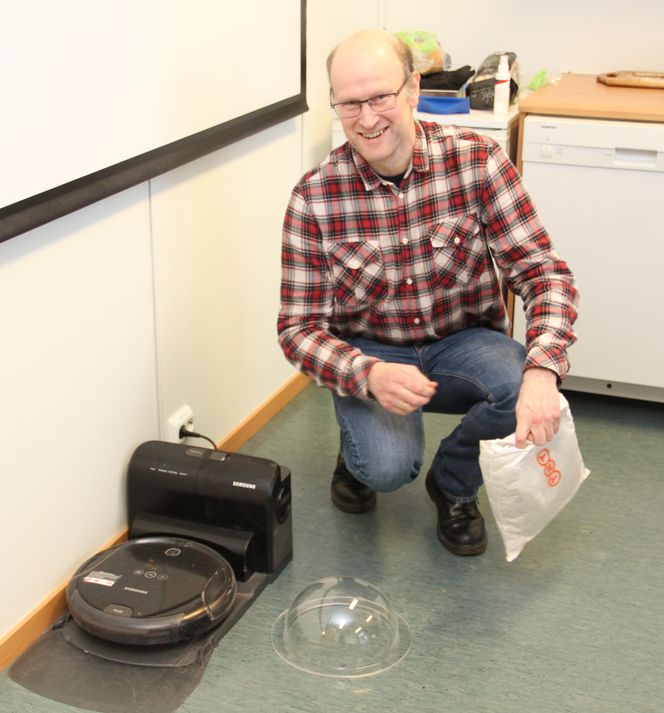 Frode Hesby, Hesbynett. Her med støvsugeren som førte til at selskapet Robot Solutions ble stiftet. Foto: Joachim Seehusen