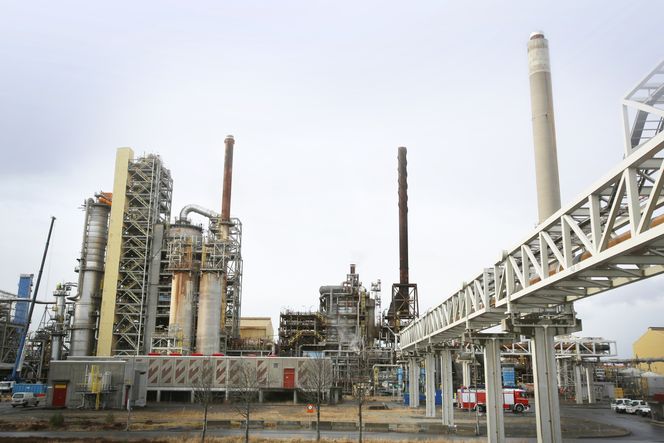 Læring: Teknologisenteret har fått problemer med tåkedannelse når de har forsøkt å rense den CO2-rike røykgassen fra oljeraffineriet på Mongstad, og har jobbet mye for å løse dette. Foto: Per-Ivar Nikolaisen
