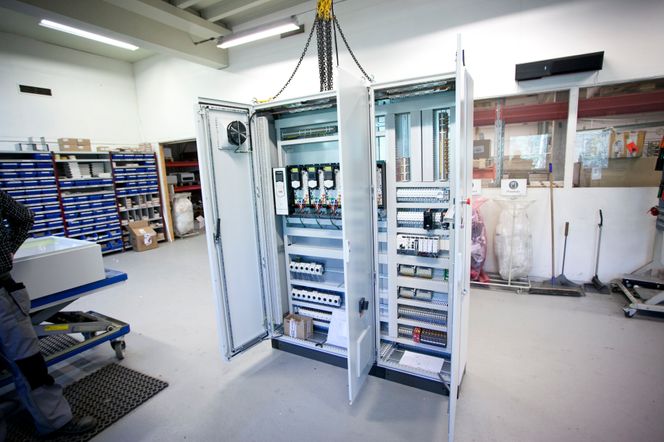 Teknotherm ser nå på muligheten for å flytte hjem produksjon av tavler også for eksport til Kina. Foto: Stein Jarle Olsen