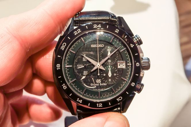 Ørlite elektronisk: Grand Seiko er 95 prosent mekanisk, men får litt assistanse fra elektronikk. Med egenprodusert strøm. Foto: orv