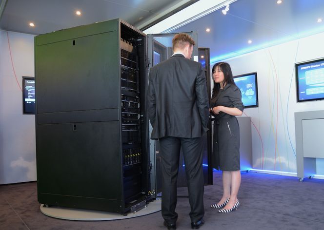 IT-systemsjef, Liang Lijuan, i Huawei Norge har stor tro på at det kinesiske selskapet vil lykkes også i bedriftsmarkedet i Norge. Foto: Martin Braathen Røise