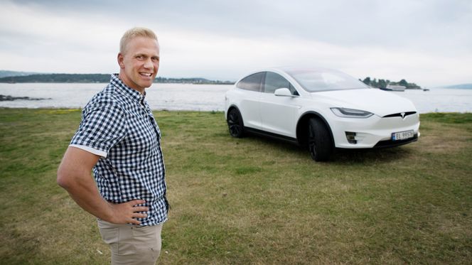 Bertin Torgersen var fornøyd med prøveturen med Tesla Model X. Foto: Foto