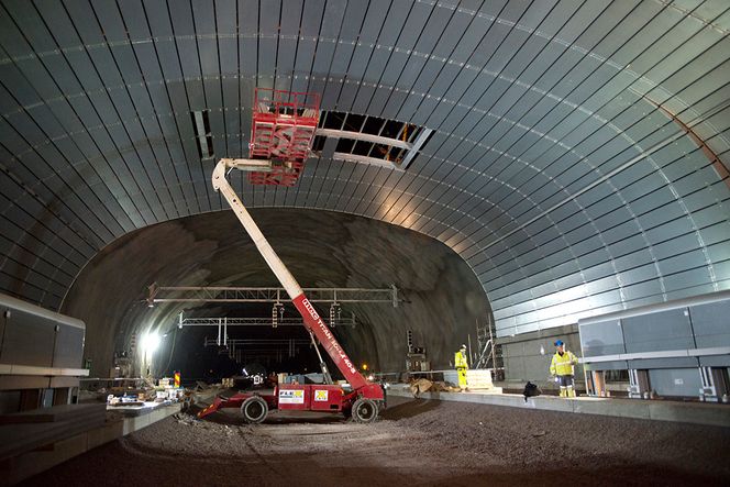 Stålhimlingen veier 1000 tonn og dekker 11400 kvadratmeter. Foto: Anne Mette Storvik, Jernbaneverket